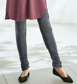 BELLUNA（ベルーナ）の「＜ＥＬＬＥ　Ａｃｔｉｖｅ＞なめらか起毛裾くしゅレギンスパンツ（スパッツ・レギンス）」｜杢チャコール