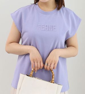 BELLUNA（ベルーナ）の「エンボス加工ロゴデザインプルオーバー（カットソー）」｜詳細画像