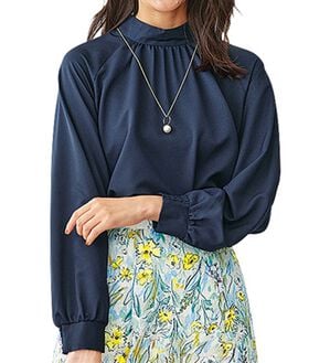 BELLUNA（ベルーナ）の「スタンド衿デザイン上品ブラウス（ブラウス）」｜ネイビー