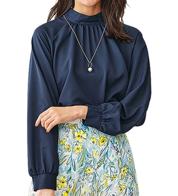 BELLUNA（ベルーナ）の「スタンド衿デザイン上品ブラウス（ブラウス）」｜ネイビー