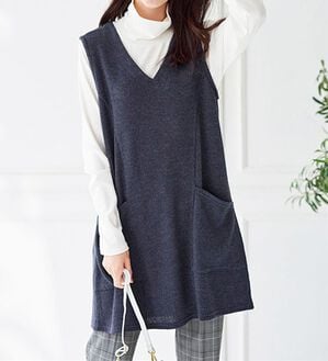 BELLUNA（ベルーナ）の「杢調素材ポケットデザインジャンパードレス（ジャンパースカート）」｜ネイビー