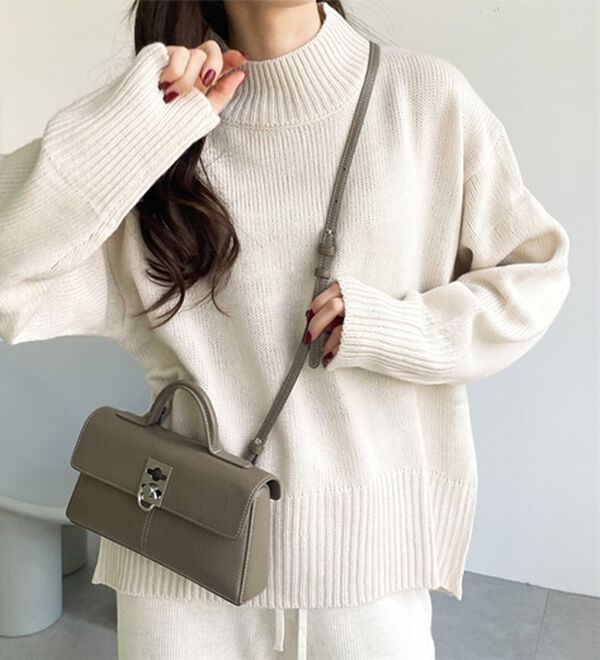 GeeRA（ジーラ）の「バックスリットニットトップス（ニット・セーター）」｜詳細画像