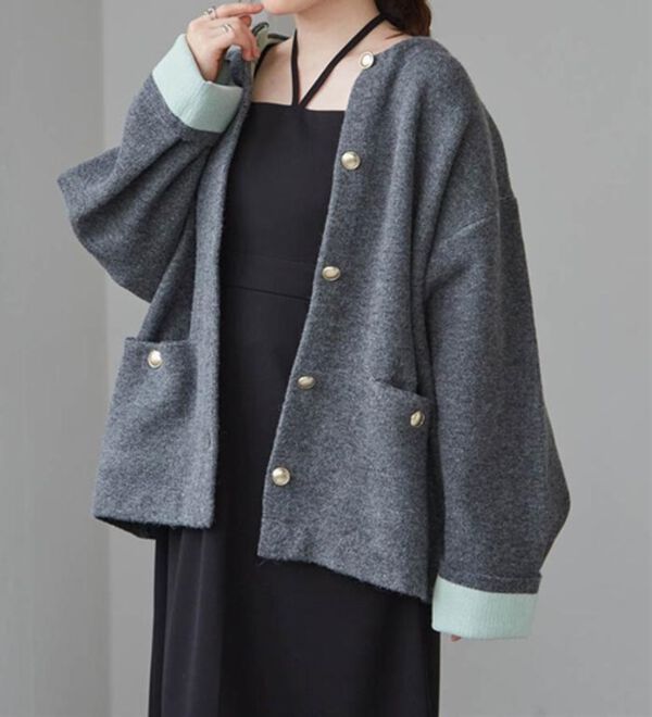 RANAN（ラナン）の「裏配色ゴールド調ボタンニットコーディガン（ニットカーディガン）」｜詳細画像