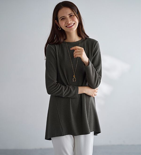 BELLUNA（ベルーナ）の「ふくれ素材フレアーデザインストレッチチュニック（チュニック）」｜詳細画像