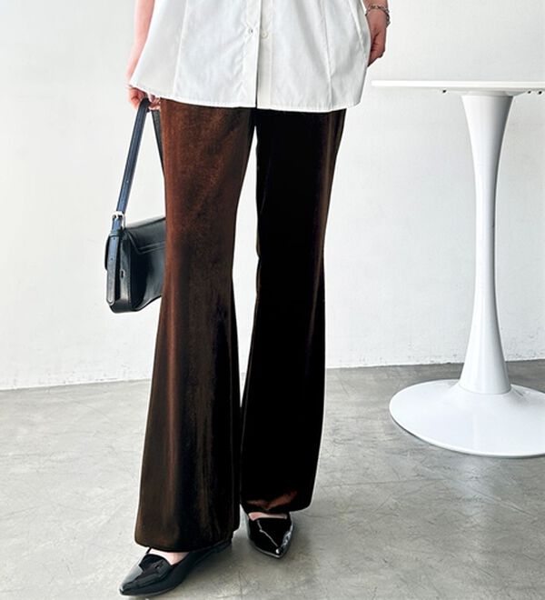 GeeRA（ジーラ）の「ベロアフレアパンツ（フルレングスパンツ）」｜詳細画像