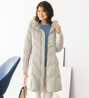 ルフラン（ルフラン）の「こだわりシルエットのファー付ダウン（ロングコート）」｜ライトグレー