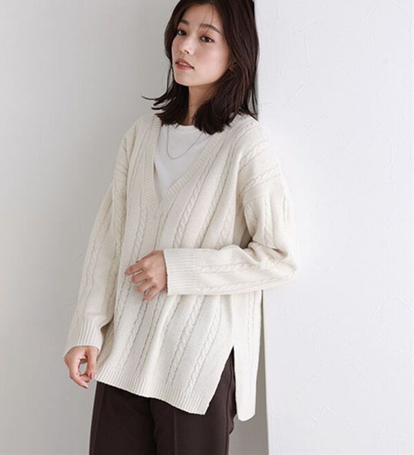 Pierrot（ピエロ）の「ケーブル柄深Ｖネックニット（ニット・セーター）」｜詳細画像