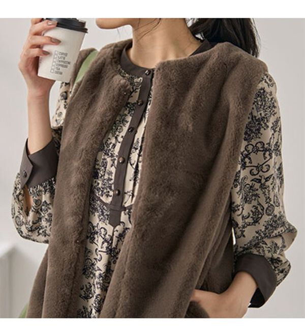 BELLUNA（ベルーナ）の「ホック付き！着映えるファーベスト（ベスト）」｜詳細画像