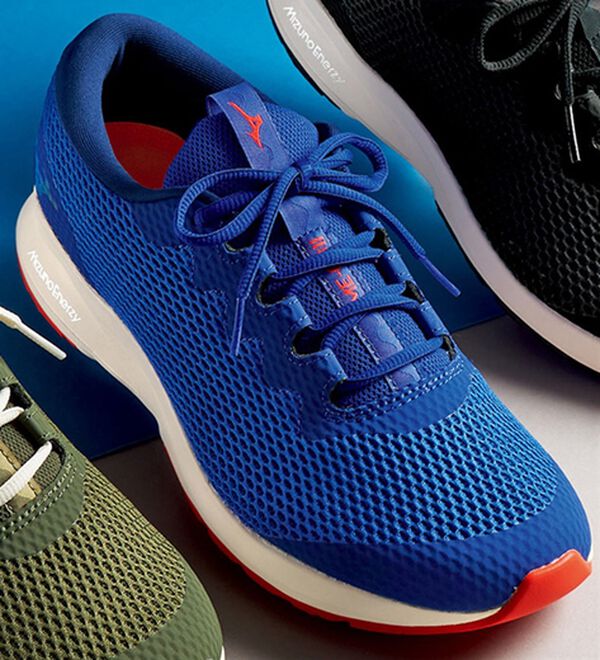 「＜ミズノ＞高反発カジュアル軽量シューズ（メンズスニーカー）」｜ブルー