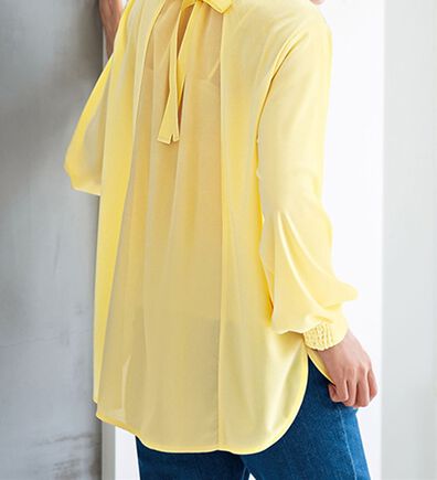 BELLUNA（ベルーナ）の「楽もきれいも譲れない！バックリボンカットソーブラウス（ブラウス）」