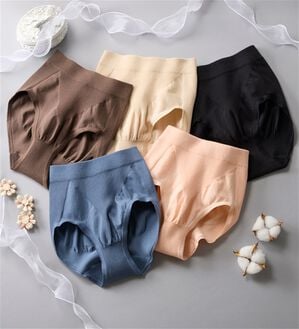 LAVIENNE（ラヴィエンヌ）の「綿混のびのびフィットミラクるショーツ（ショーツ）」｜5色組