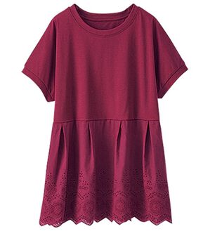 BELLUNA（ベルーナ）の「裾刺しゅうデザインプルオーバー（カットソー）」｜ラズベリー