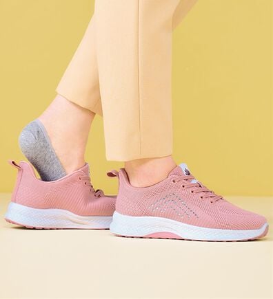 BELLUNA（ベルーナ）の「【チラシ掲載】手を使わずに履けるニットスニーカー（スニーカー）」