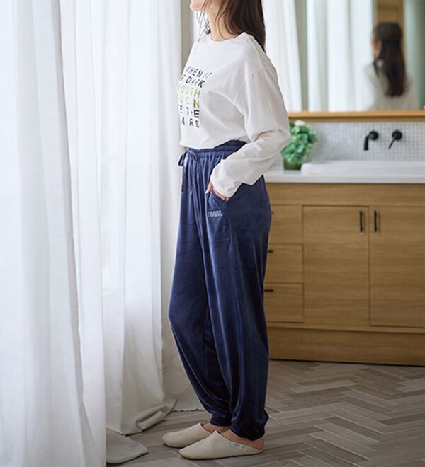 LAVIENNE（ラヴィエンヌ）の「まるで毛布！吸湿発熱ジョガーパンツ（その他パンツ）」｜詳細画像