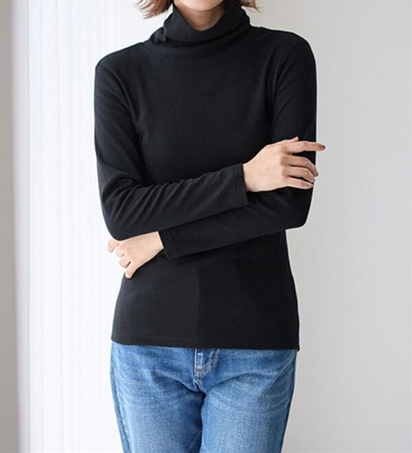 LAVIENNE（ラヴィエンヌ）の「【医師オススメ】綿１００％吸湿発熱あったかインナー　タートルネックインナー長袖（肌着・インナーウェア）」｜詳細画像