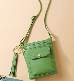 BELLUNA（ベルーナ）の「牛革多収納ミニショルダー（ショルダーバッグ）」｜グリーン