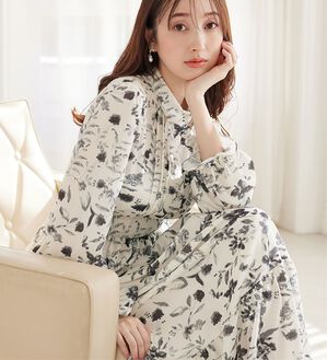 alotta（アロッタ）の「衿付ピンタック花柄ワンピース（プリントワンピース）」｜詳細画像
