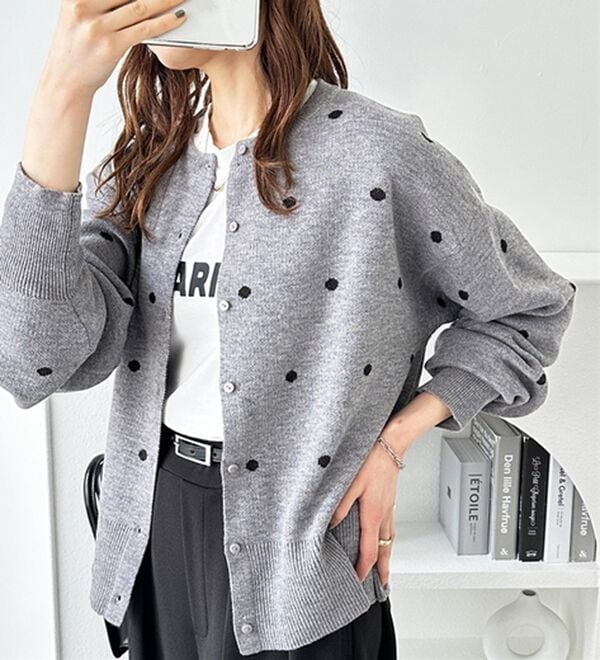 GeeRA（ジーラ）の「ドット柄カーディガン（ニットカーディガン）」｜詳細画像