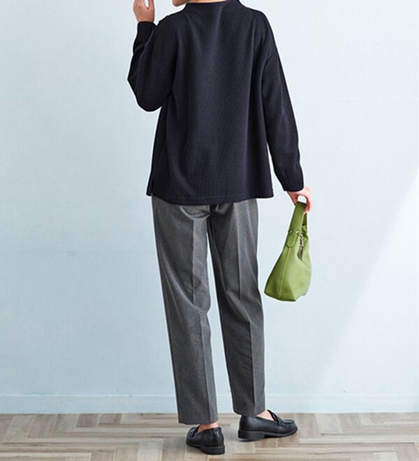 BELLUNA（ベルーナ）の「ニット見え素材肩ボタンプルオーバー（カットソー）」｜詳細画像