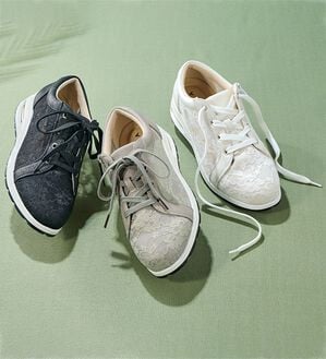 BELLUNA（ベルーナ）の「５Ｅレース使いエアースニーカー（スニーカー）」｜詳細画像