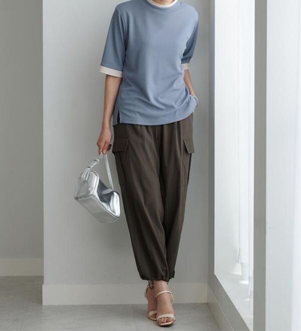 BELLUNA（ベルーナ）の「配色デザインハイネックプルオーバー（カットソー）」｜詳細画像