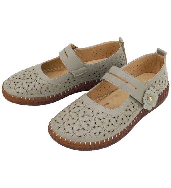 BELLUNA（ベルーナ）の「ゆったりカットワークストラップシューズ（パンプス）」｜詳細画像