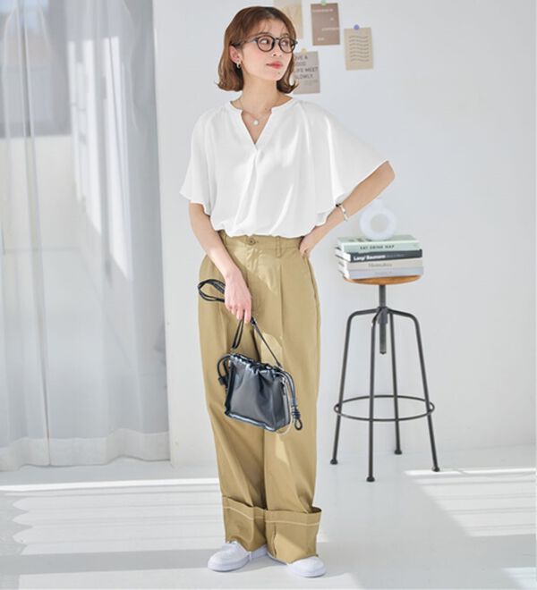 Viola e Viola（ヴィオラ エ ヴィオラ）の「【接触冷感】さらっと涼感フレアスリーブブラウス（ブラウス）」｜詳細画像