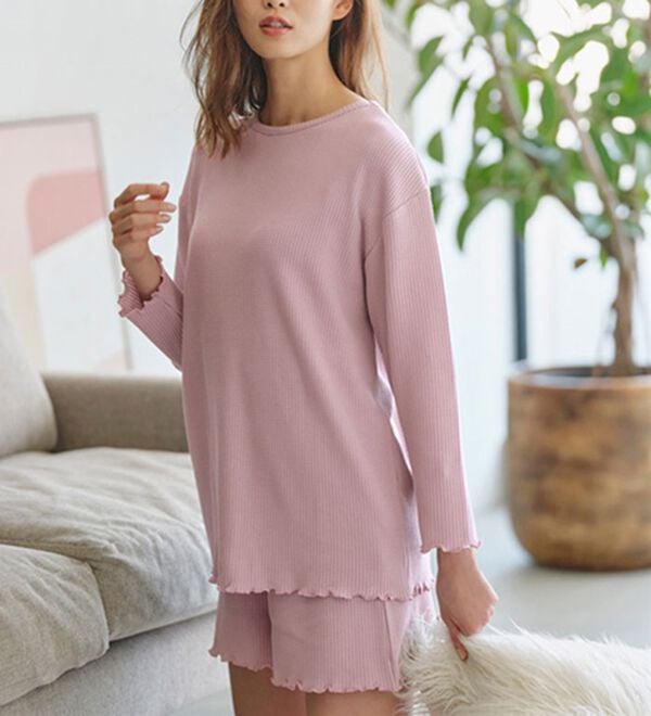 YU'NOW（ユナウ）の「【上下２点セット】コットンブレンド　ワッフルプルオーバー＆ハラマキ付ショートパンツセット（パジャマ・ルームウェア）」｜ピンク