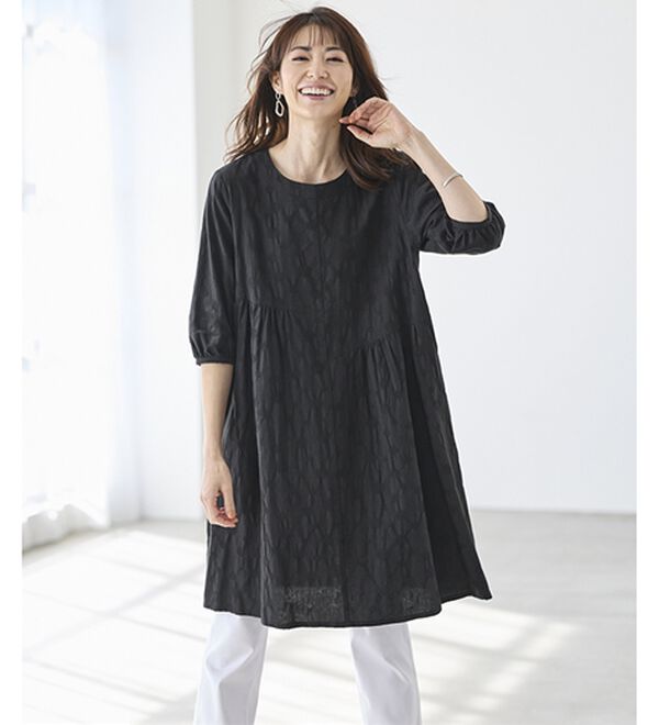 BELLUNA（ベルーナ）の「ナチュラルにお出かけ♪ドット柄チュニックワンピース（チュニックワンピース）」｜詳細画像