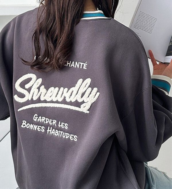 GeeRA（ジーラ）の「ラインリブエンブロイダリー裏起毛スウェット（カットソー）」｜チャコール