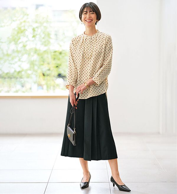 BELLUNA（ベルーナ）の「金ボタン使い華やぎ小紋ブラウス（ブラウス）」｜詳細画像