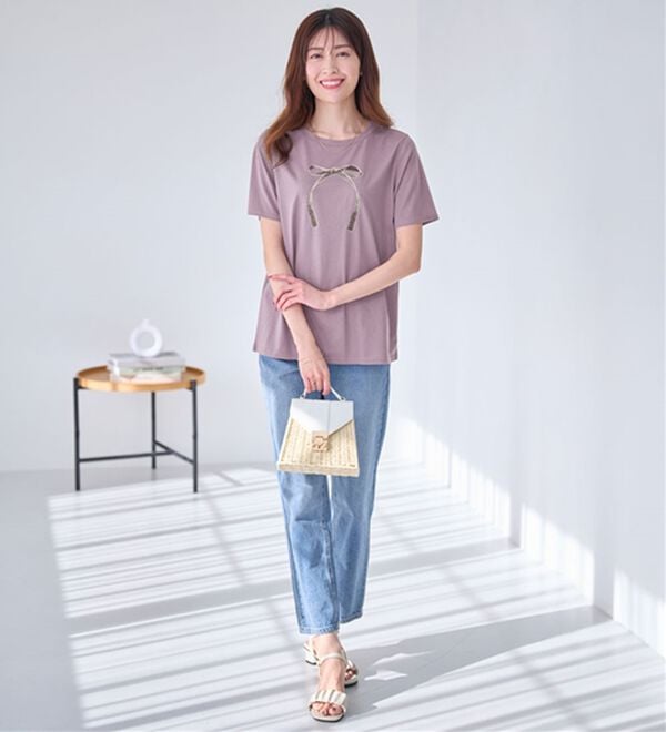 alotta（アロッタ）の「大人かわいいプリント綿混Ｔシャツ（Tシャツ）」｜詳細画像