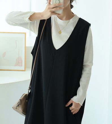 A HAPPY MARILYN（アハッピーマリリン）の「【Ｌ～８Ｌ】「楽かわ」！すとんとＩラインで着痩せ ポケット付き Ｖジャンスカ（ジャンパースカート）」