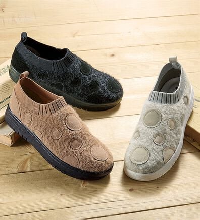 BELLUNA（ベルーナ）の「ドットデザイン軽量ニットシューズ（スリッポン）」