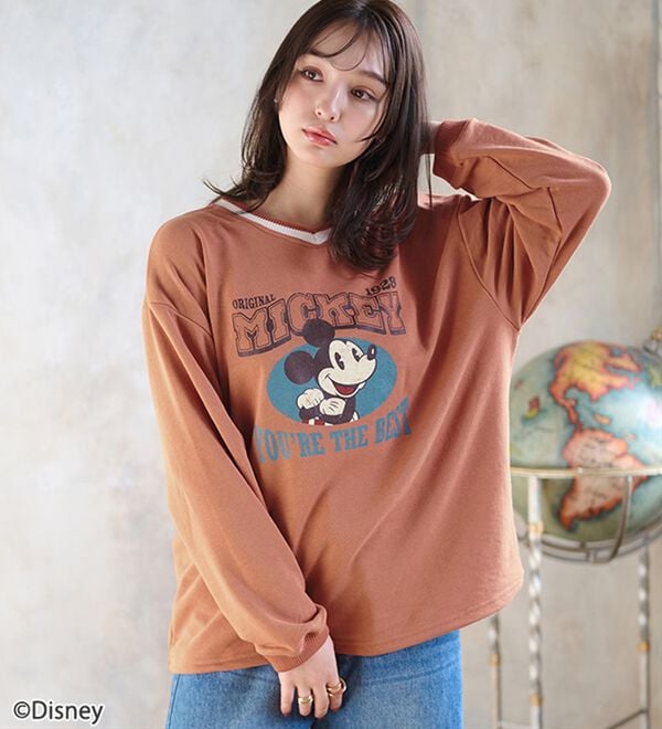 BELLUNA（ベルーナ）の「＜Ｄｉｓｎｅｙ＞【ミッキー】裏毛Ｖネックトレーナー（カットソー）」｜詳細画像