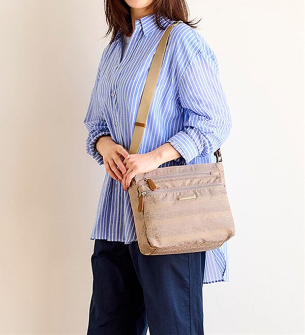 BELLUNA（ベルーナ）の「＜クロコダイル＞ジャカード織ショルダー（ハンドバッグ）」｜詳細画像