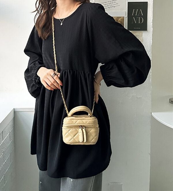 GeeRA（ジーラ）の「前後２ＷＡＹリボンペプラムチュニック（チュニック）」｜詳細画像