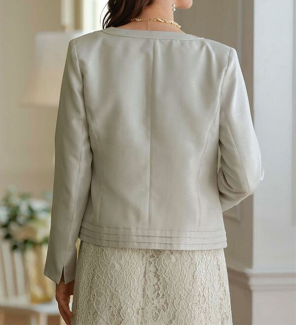 BELLUNA（ベルーナ）の「シャンタン素材ノーカラージャケットレースワンピースアンサンブル（ワンピースセットスーツ）」｜詳細画像