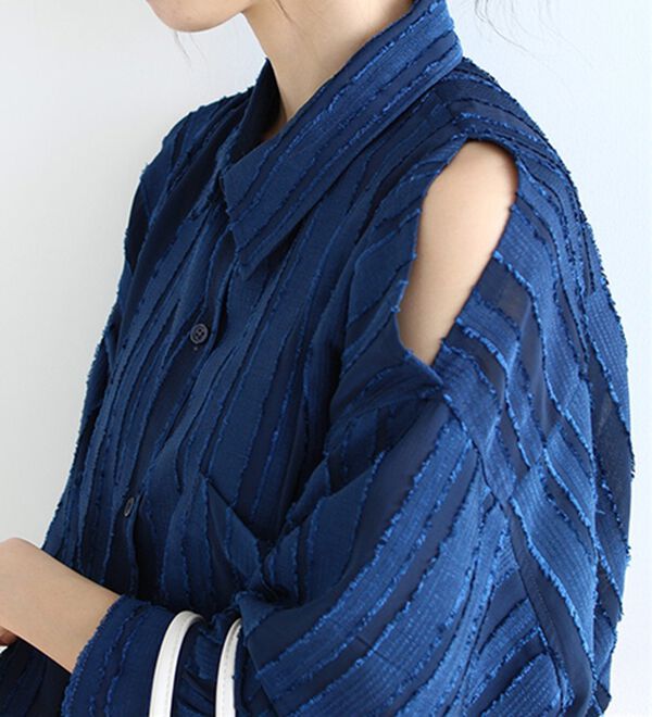 GeeRA（ジーラ）の「きらきらシアーストライプジャカードシャツ（シャツ）」｜詳細画像