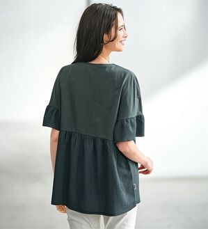 BELLUNA（ベルーナ）の「＜ＦＩＬＡ＞汗ジミ対策異素材切替デザインＴシャツ（カットソー）」｜チャコール