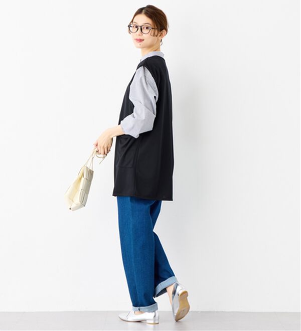 Viola e Viola（ヴィオラ エ ヴィオラ）の「なめらかポンチVネックポケット付きロングベスト（ベスト）」｜詳細画像