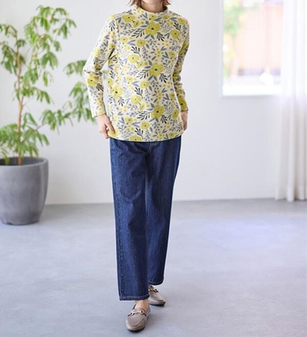 LAVIENNE（ラヴィエンヌ）の「薄手ストレッチフリースのプリントハイネック長袖（ニット・セーター）」｜詳細画像