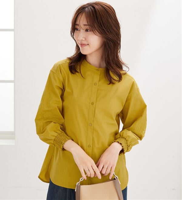 BELLUNA（ベルーナ）の「花柄袖刺しゅうデザインブラウス（ブラウス）」｜詳細画像