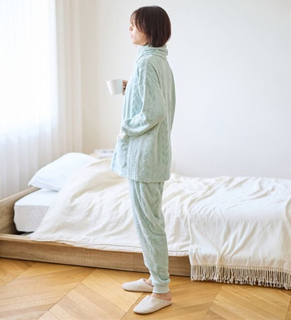 LAVIENNE（ラヴィエンヌ）の「寒がりさんのためのふわっもこケーブルフリースパジャマ（パジャマ・ルームウェア）」｜詳細画像