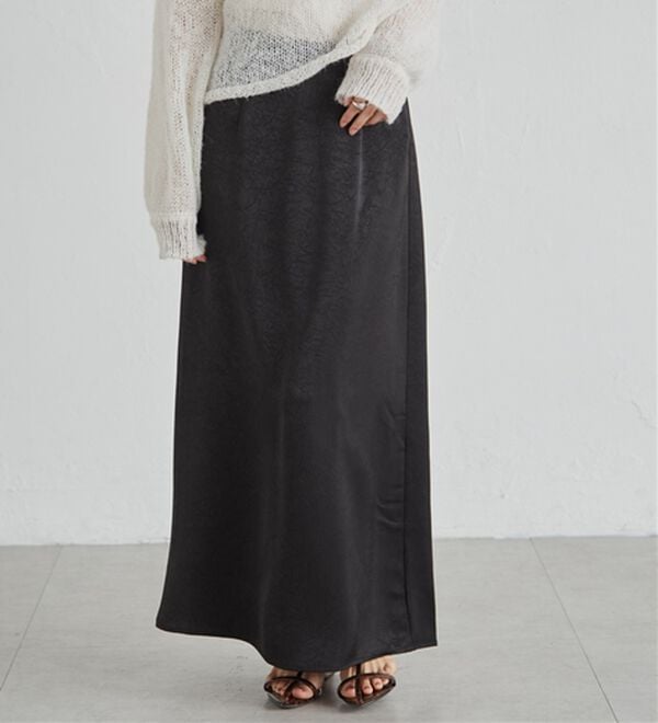 RANAN（ラナン）の「エンボスサテンナロースカート（ロングスカート）」｜詳細画像