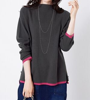 BELLUNA（ベルーナ）の「金ボタン使い配色ニットプルオーバー（ニット・セーター）」｜チャコール／ピンク