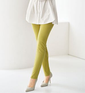BELLUNA（ベルーナ）の「美ストレッチ素材レギンスパンツ（スパッツ・レギンス）」｜オリーブイエロー