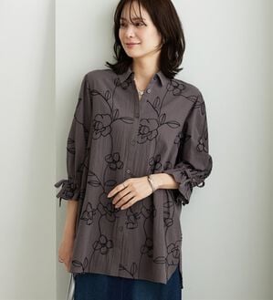 BELLUNA（ベルーナ）の「花柄刺しゅう袖リボンシャツチュニック（チュニック）」｜チャコール系