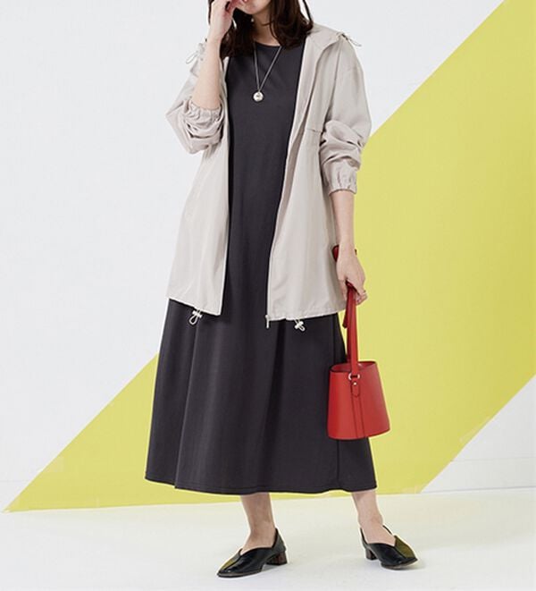 BELLUNA（ベルーナ）の「はっ水加工軽量パーカー（ポーチ付）（パーカー）」｜詳細画像