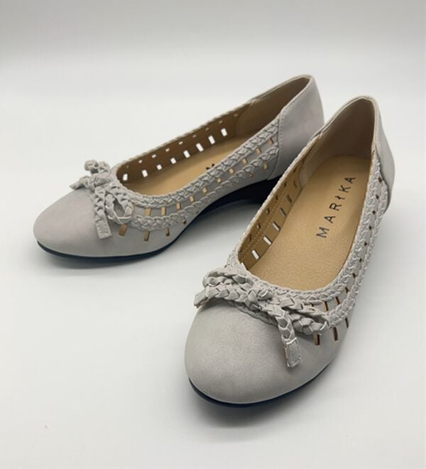 BELLUNA（ベルーナ）の「４Ｅ編み込みデザインリボンパンプス（パンプス）」｜詳細画像